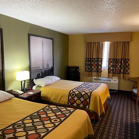 Super 8 By Wyndham Hancock Md Bagian luar foto