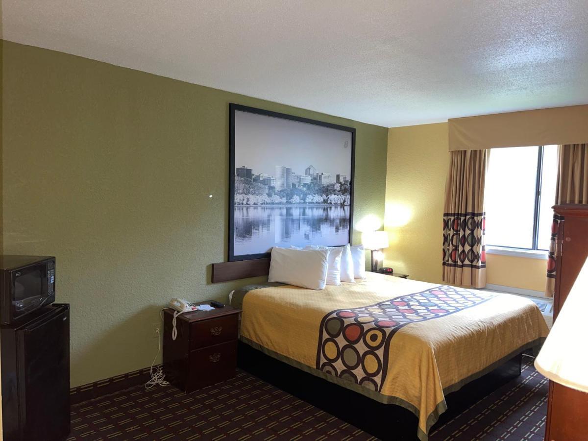 Super 8 By Wyndham Hancock Md Bagian luar foto