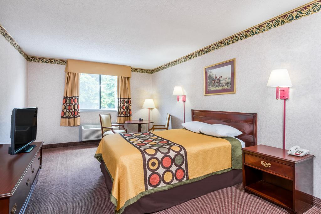 Super 8 By Wyndham Hancock Md Bagian luar foto